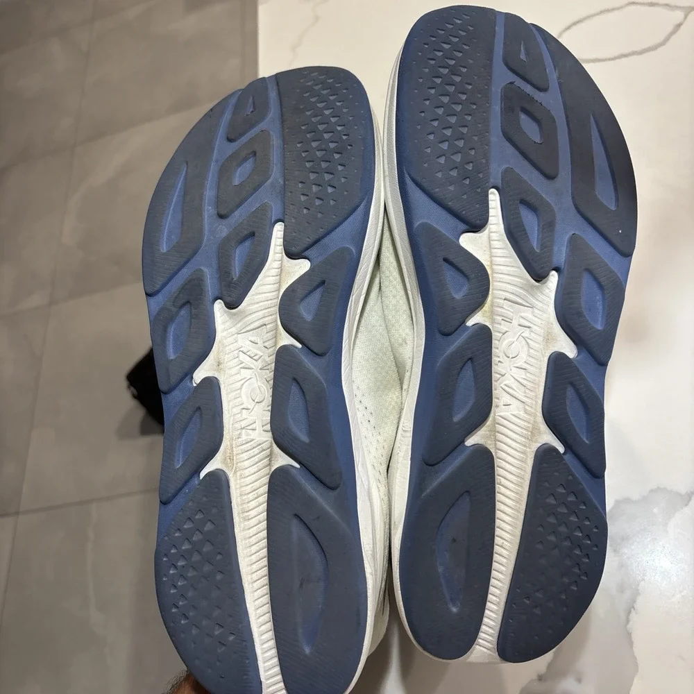 Hoka One One hoka one